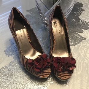 Madden Girl Platform Pumps